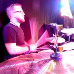 Andreas Brückner Schlagzeuger der D-Lite Partyband aus Geseke NRW beim Schützenfest Hellinghausen 2017
