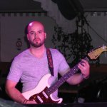 Davide Catalano Gitarrist der D-Lite Partyband aus Geseke NRW beim Schützenfest Hellinghausen 2017