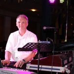 Michael Ernst, Keyboarder der D-Lite Partyband aus Geseke NRW beim Schützenfest Plettenberg 2017 am Sonntag