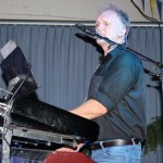 Michael Ernst, Keyboarder der D-Lite Partyband aus Geseke NRW beim Schützenfest Plettenberg 2017 am Samstag