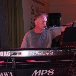 Michael Ernst, Keyboarder der D-Lite Partyband, beim Schützenfest Sieveringen 2017